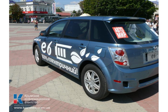 В Симферополь приехали необычные автомобили