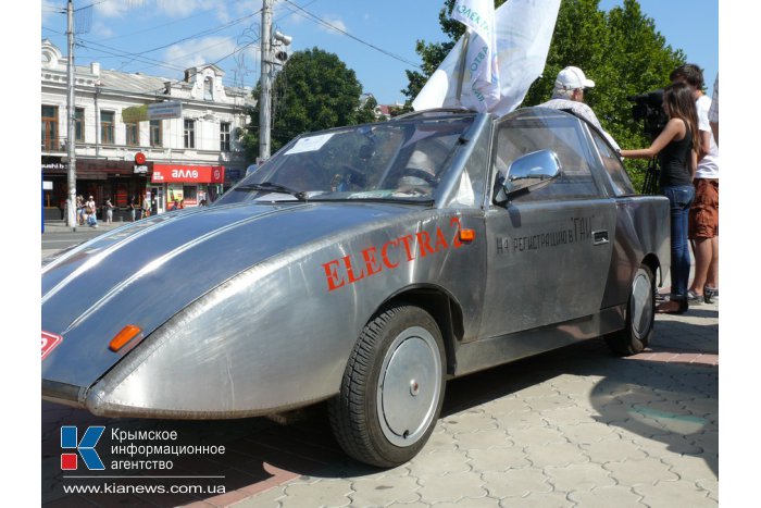 В Симферополь приехали необычные автомобили