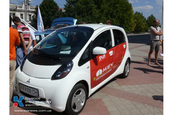 В Симферополь приехали необычные автомобили