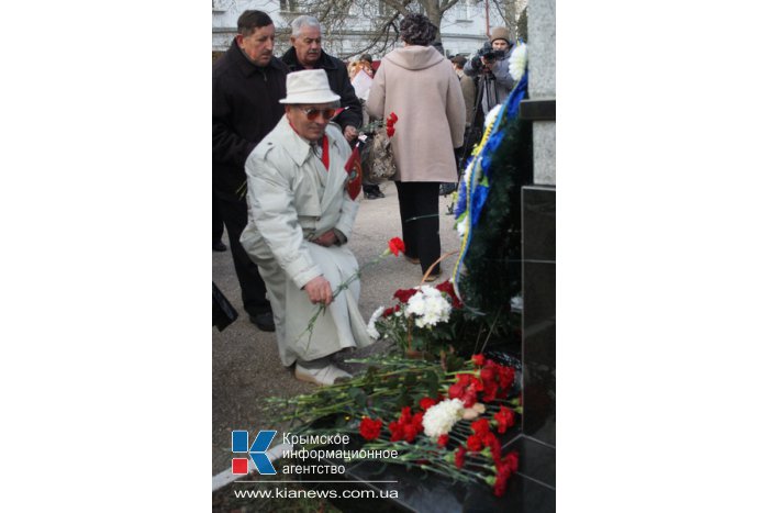 В Севастополе провели митинг ко Дню ликвидаторов аварии на ЧАЭС 