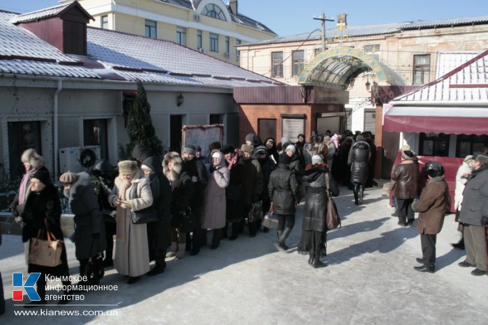 В Симферополе тысячи паломников приходят поклониться Дарам волхвов