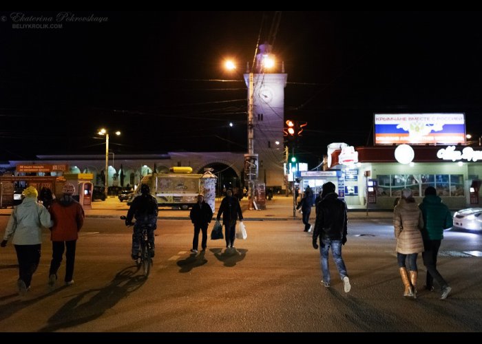 В Крыму перевели стрелки часов вперед