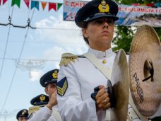 Фестиваль военных оркестров, В Севастополь приехали военные оркестры из 6 стран