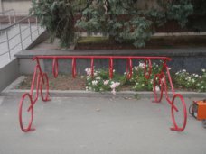 Возле горсовета Симферополя поставили велопарковку