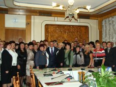 День образования, В крымском парламенте поздравили работников образования