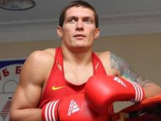 Усик, Крымский боксер Александр Усик выйдет на ринг против мексиканца