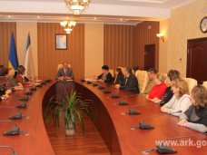 приемная семья, В Крыму обсудили поддержку приемных семей и домов семейного типа