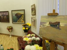 Выставка, В Симферополе открылась выставка «Под золотым небом»