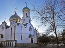 Религия, Крымский премьер посетил храм Священномученика Вениамина в Симферополе