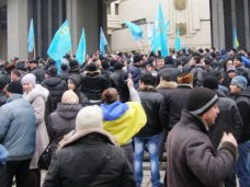 Жертвами вчерашнего митинга в Симферополе стали два человека