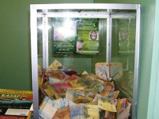 В Симферополе грабитель похитил из магазина коробку с пожертвованиями