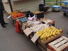 У стихийных торговцев Симферополя изъяли товара на полмиллиона рублей