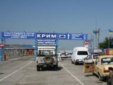 Из-за шторма в порту «Крым» застряло 1,3 тыс. автомобилей 