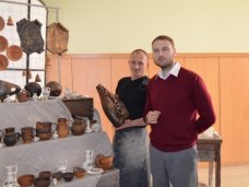 В крымском правительстве открылась выставка народных промыслов